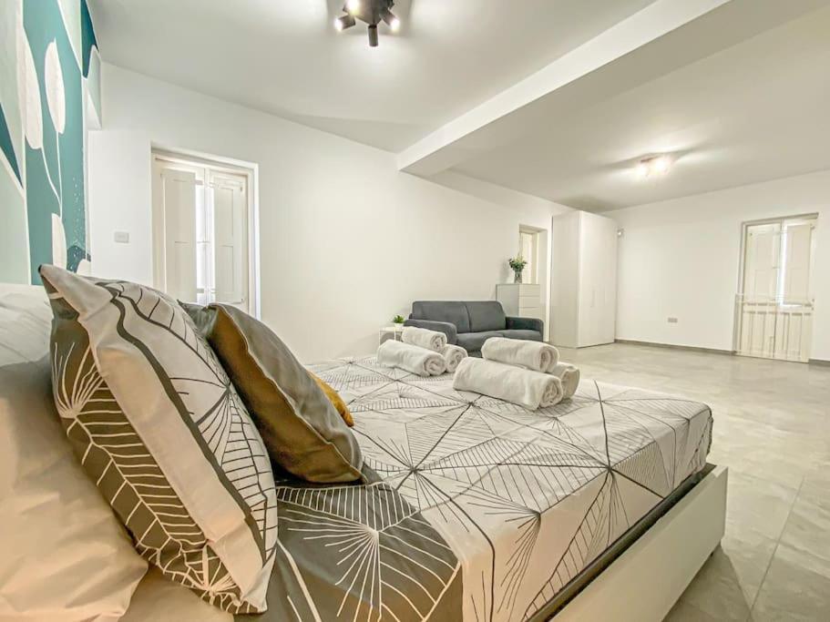 Apartamento Designer Duplex Penthouse In Floriana Exterior foto