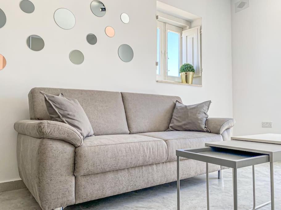 Apartamento Designer Duplex Penthouse In Floriana Exterior foto